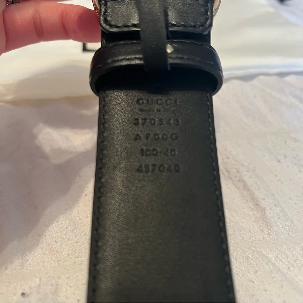 Gucci Gold Buckle Size 8/10 Black Belt with Dust Bag and Box - Picture 3 of 5